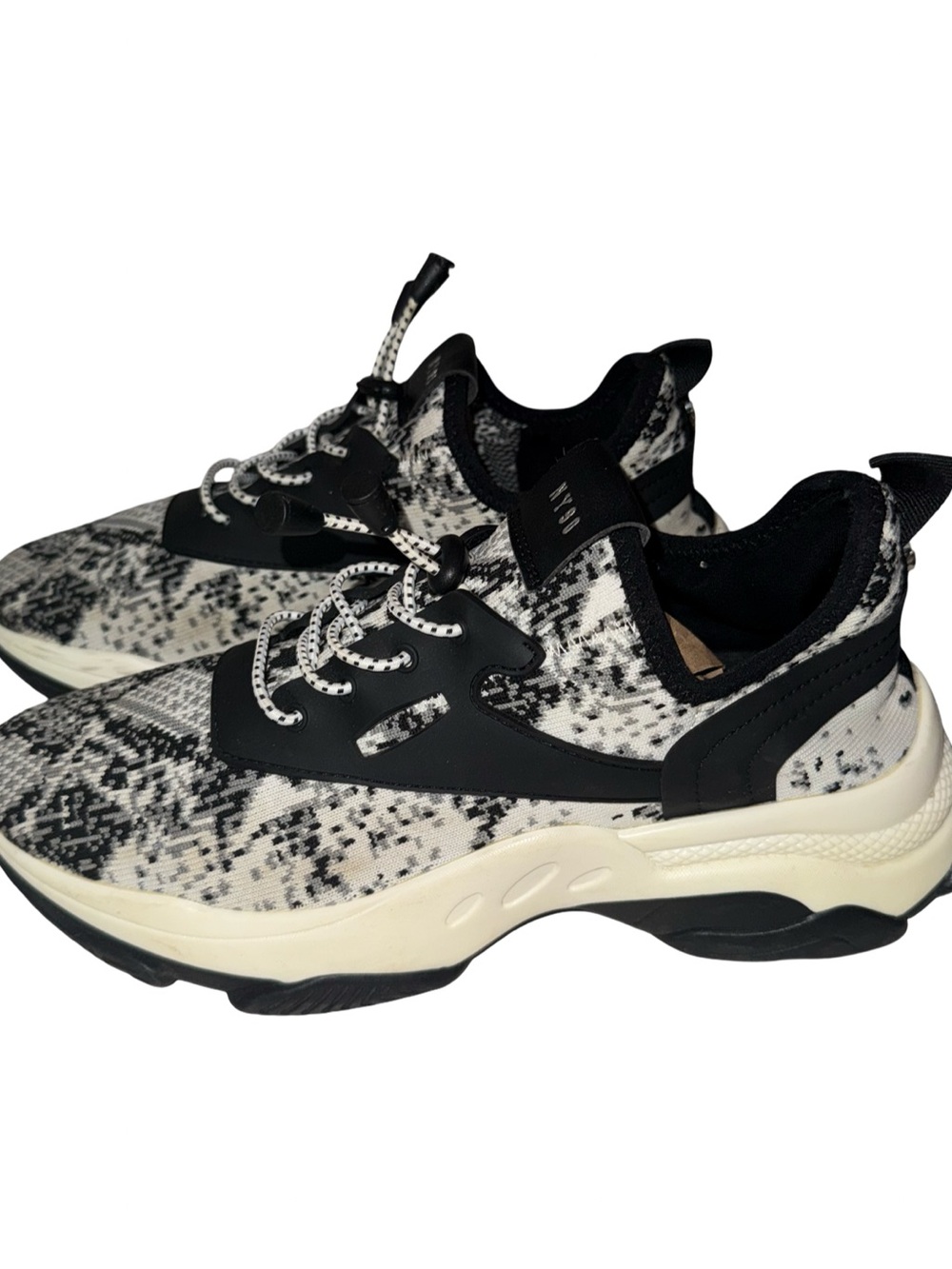 Steve Madden size 9 sneakers